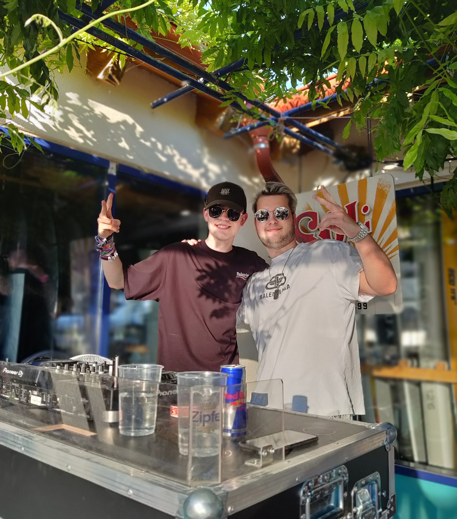DJ Vinorate & DJ Lucien bei Born to Beach